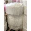 Image 2 : 2 pallets full of white & pink fabric rolls w/ boxes full of NEW spare parts for ultrasonic welding 