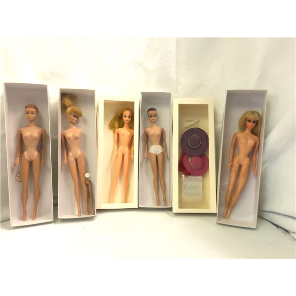 Group of 5 vintage Barbie dolls w/o clothes - also includes box of summer hats