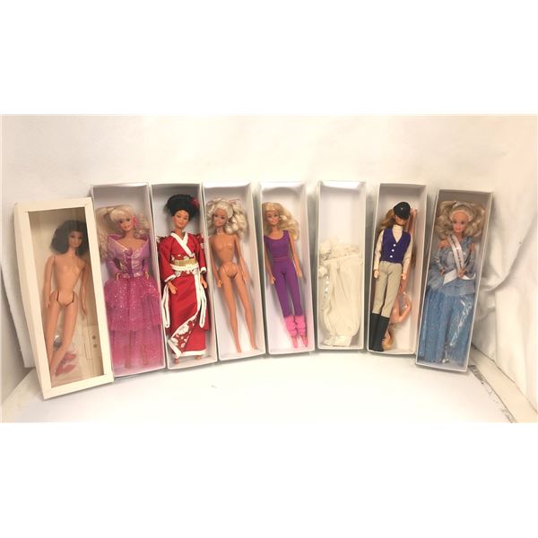 Group of 8 vintage Barbie dolls & accessories - includes horseback riding Barbie / happy New Year Ja