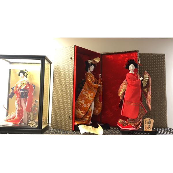 Group of 3 Japanese Geisha oriental dolls wearing kimono outfit in Mai-Ohgi dance pose - approx 14  