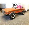 Image 2 : Vintage estate 1989 pedal car w/ doll