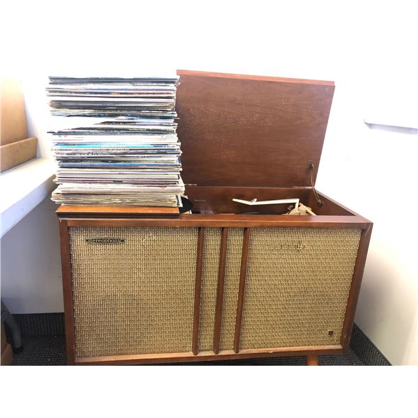 Vintage estate Steorophonic high fidelity record player (tested works perfectly) radio w/ vinyl reco