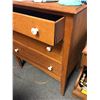 Image 2 : Vintage solid oak wood 3-drawer dresser - approx 30" W x 17" L x 35" H