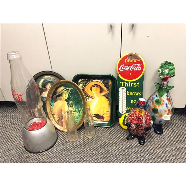 Group of assorted vintage Coca-Cola trays, 16" glass clown decanter / 21" glass Coke bottle etc