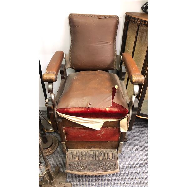 Vintage estate Columbia barbershop chair - approx 25  x 35  x 43 1/2  H