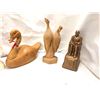 Image 2 : Group of 4 decorative vintage estate items - includes Timothy Eaton plastic memorial statue / bust o