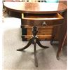 Image 2 : Vintage estate pedestal side table - approx 26" x 13" L x 29" H