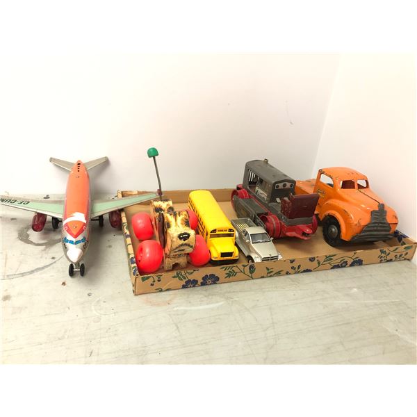 Group of assorted vintage estate toys - includes vintage CP-Air toy plane (cf-cum) / toy piston / li