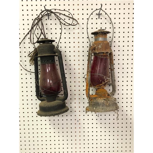 Set of 2 antique estate kerosene oil handheld lanterns