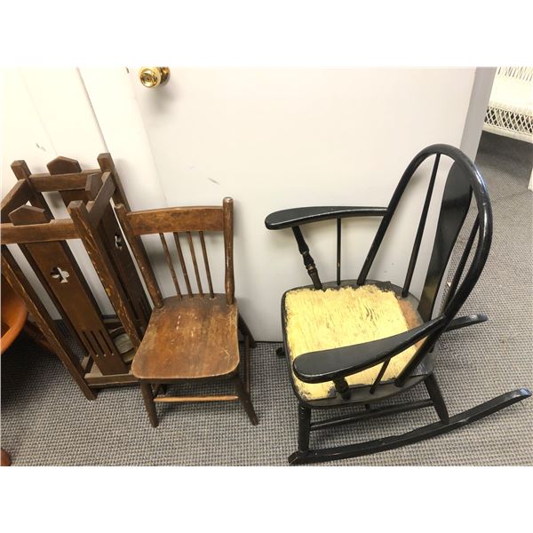 Group of 3 vintage estate items - includes 33  rocking chair / 28  doll chair & 32  wooden umbrella 