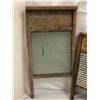 Image 2 : Group of 3 vintage estate scrub surface washboards