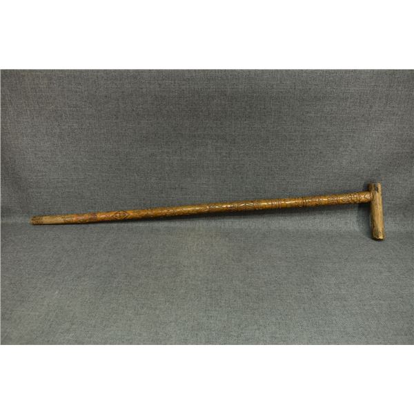 CARVED WOODEN CANE