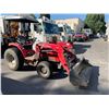 Image 2 : 2010 MASSEY FERGUSON 1529 TRACTOR, RED, NO VIN,