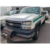 Image 2 : 2006 CHEVROLET SILVERADO 2500HD LS, 2DR PU, WHITE, VIN 1GCHK24U16E163273,