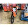 Image 2 : ORANGE / WHITE GENERIC 5 SPEED HONDA ENGINE GAS POWERED OFF ROAD DIRT BIKE