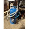 Image 2 : BLUE METAL INDUSTRIAL PORTABLE AIR PRESSURE TANK WITH HOSE & GAUGE