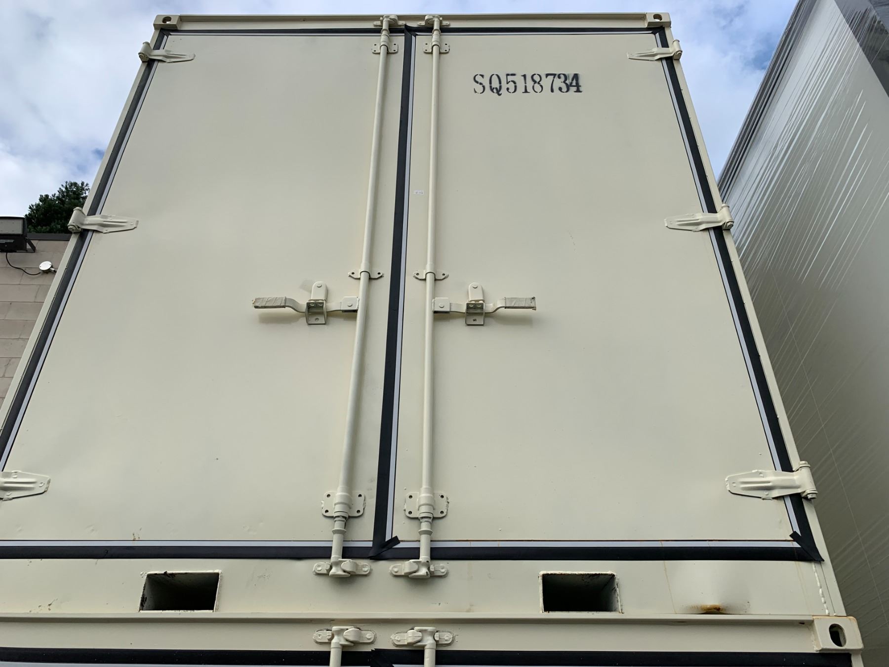 12FT CREAM OFFICE STORAGE SHIPPING CONTAINER WITH DUAL SWING REAR DOORS ...
