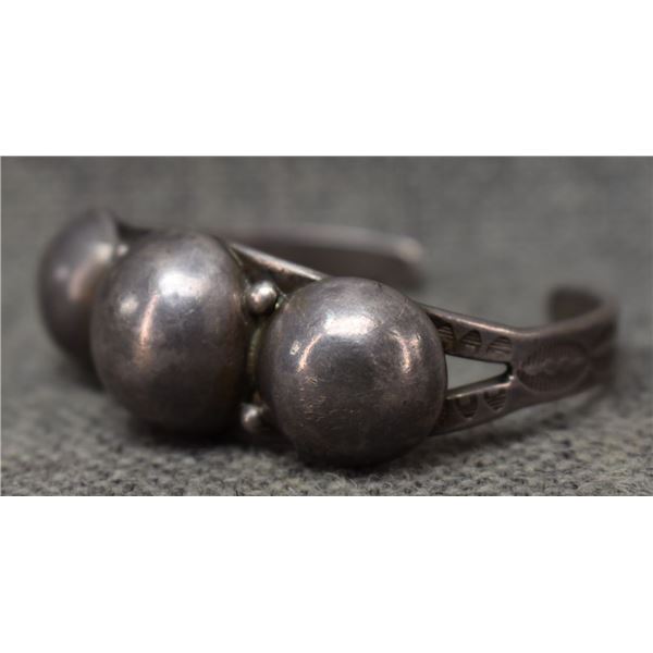 NAVAJO INDIAN BRACELET (IKE WILSON)