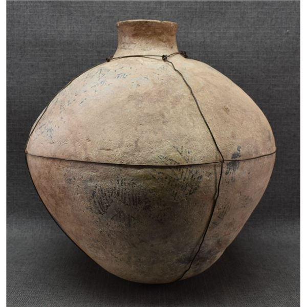LARGE ANASAZI INDIAN POTTERY OLLA