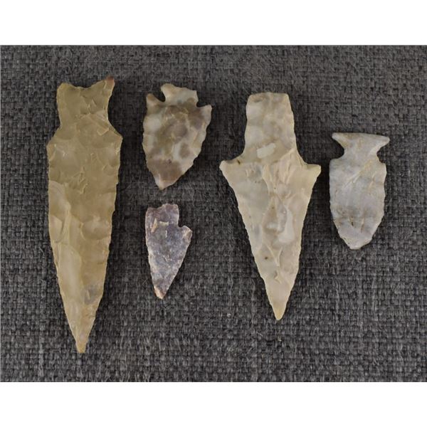 COLLECTION OF ARROW HEADS