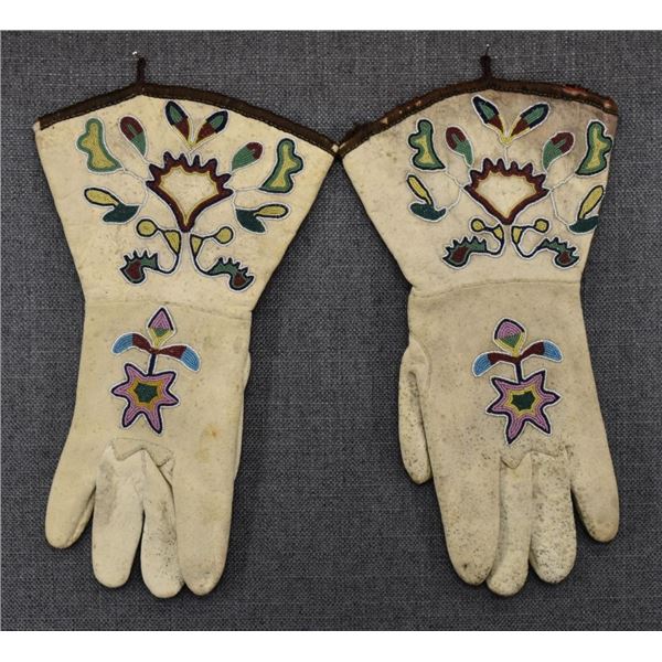 CROW INDIAN GAUNTLETS