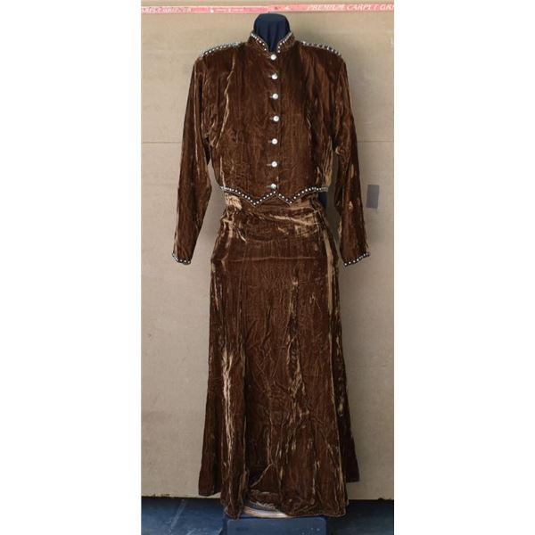 VELVET BLOUSE AND DRESS