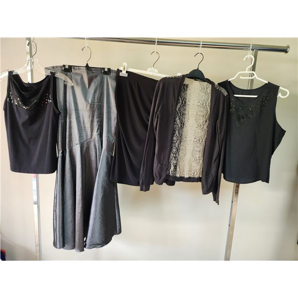 Ladies M/L/12 Outfits