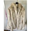 Image 2 : Ladies 1X Faux Fur and Reversable Jacket