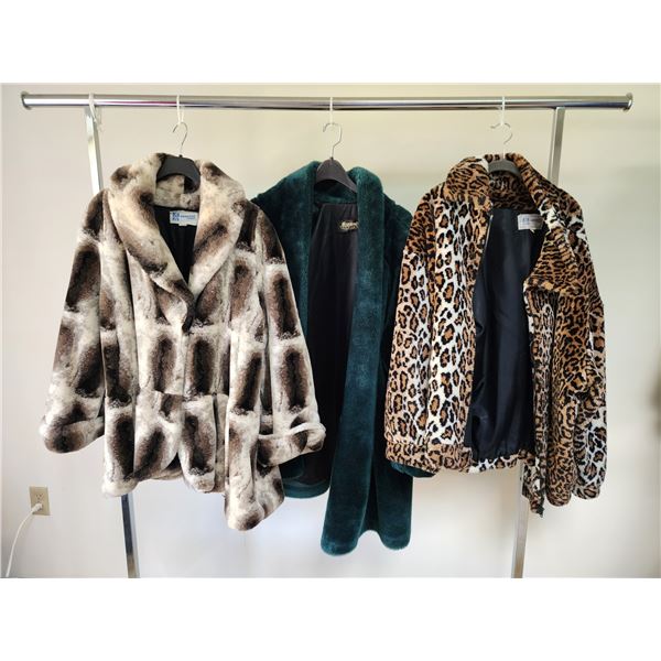 Ladies XL Faux Fur Coat