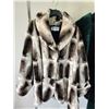 Image 2 : Ladies XL Faux Fur Coat