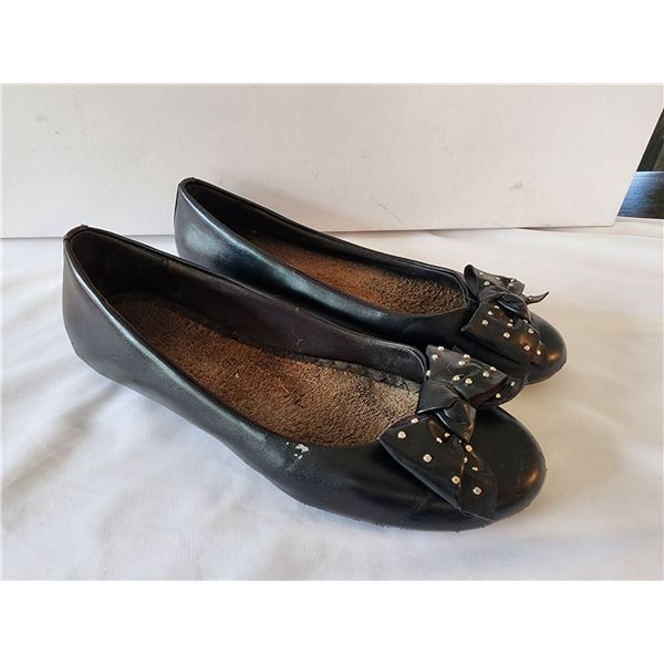 Ladies Size 9 Flats