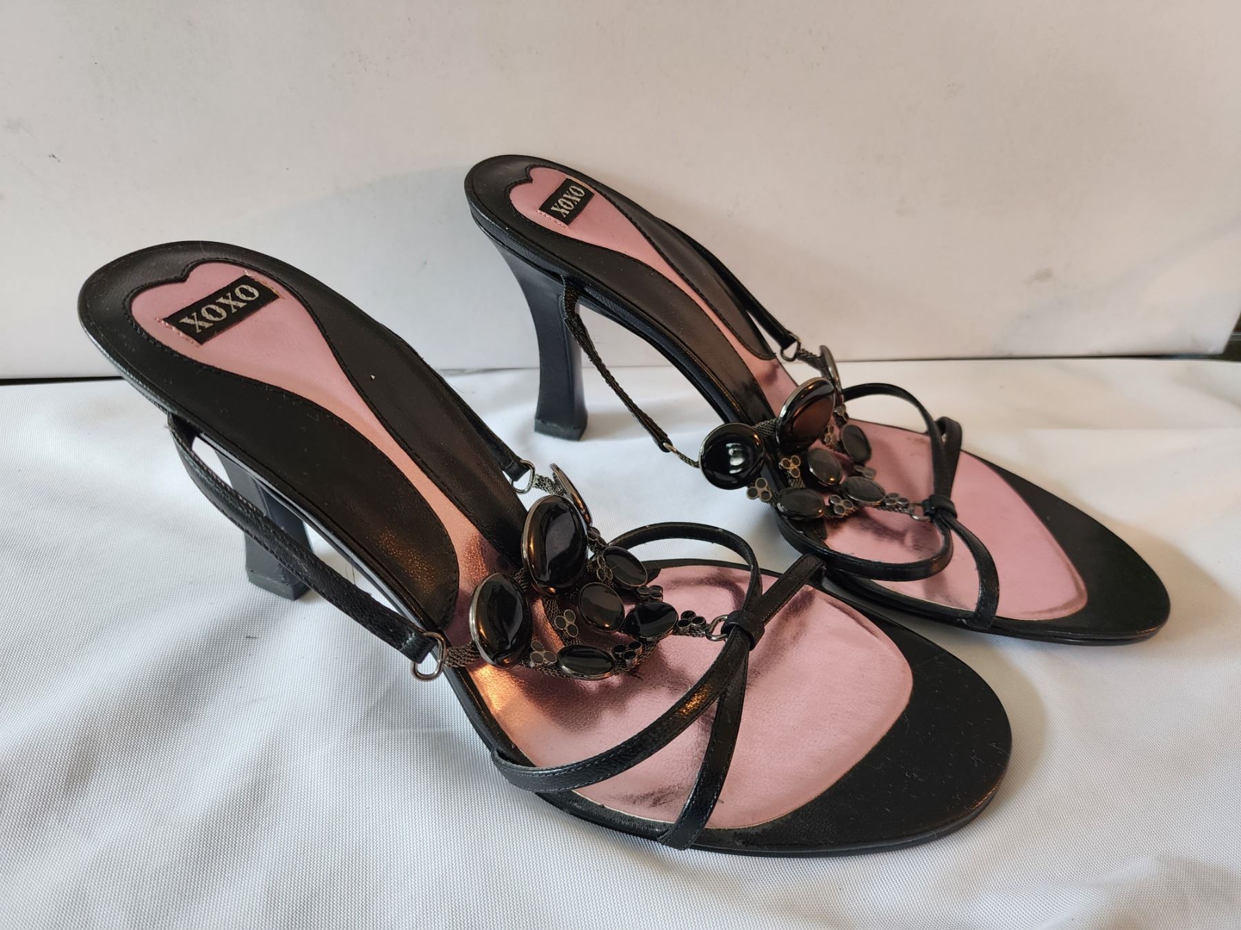 Ladies Size 9 Heels - Beck Auctions Inc.