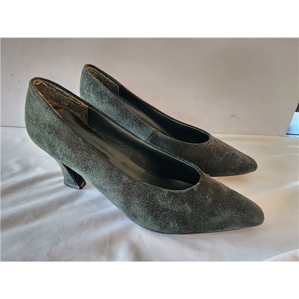 Ladies Size 9 Heels
