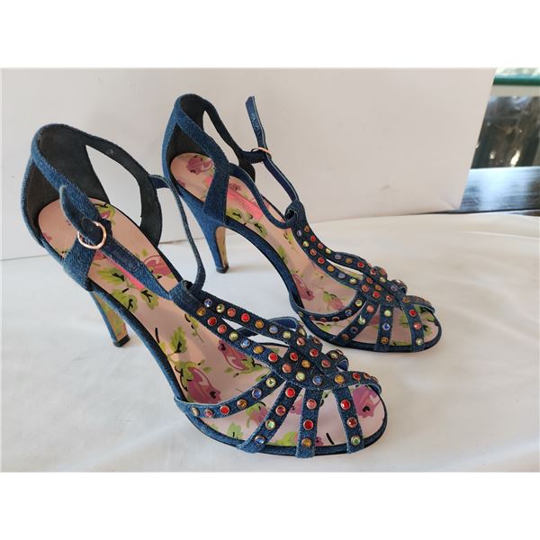 Ladies Size 9 Heels FT. Betsey Johnson