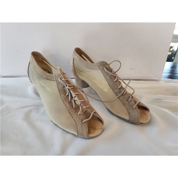 Ladies Size 8.5 Heels