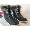 Image 2 : Ladies Size 9  Winter Boots