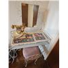 Image 1 : Vintage Vanity with Phone