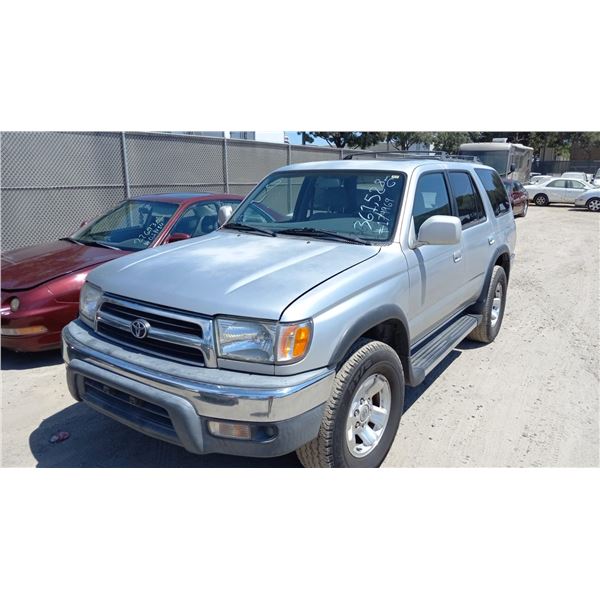 2000 Toyota 4Runner SR5