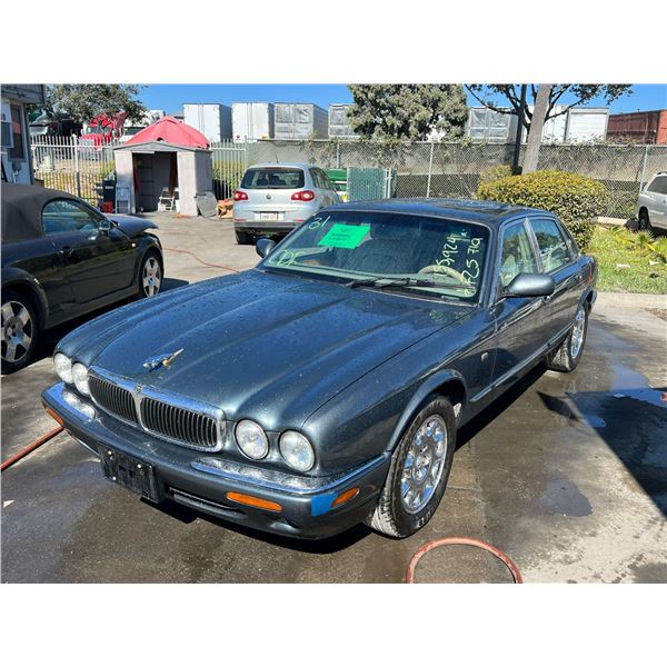 2001 Jaguar XJ-Series XJ8