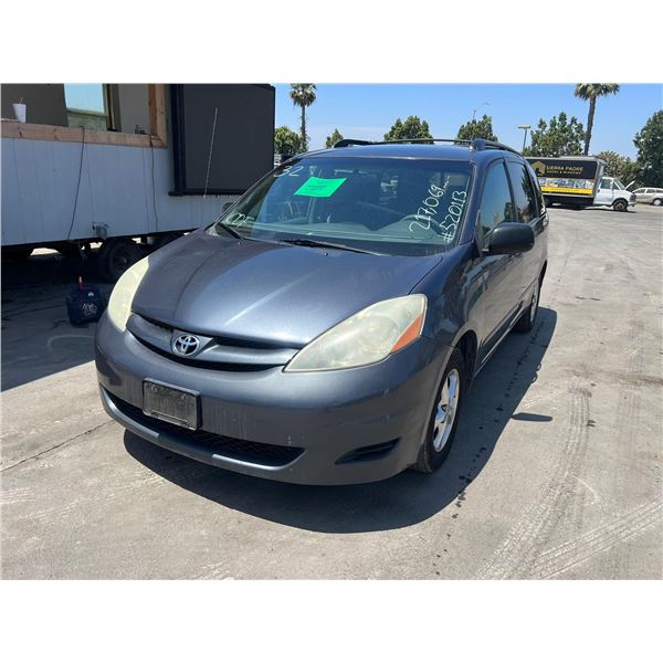 2006 Toyota Sienna CE 7 Passenger