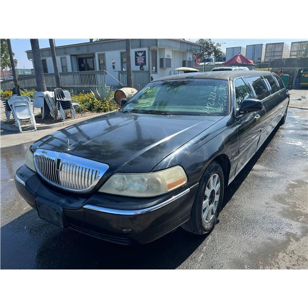 2003 Lincoln Town Car Executive