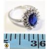 Image 1 : 9 X 10 OVAL BLUE CZ WITH CLEAR ACCENTS SIZE 9
