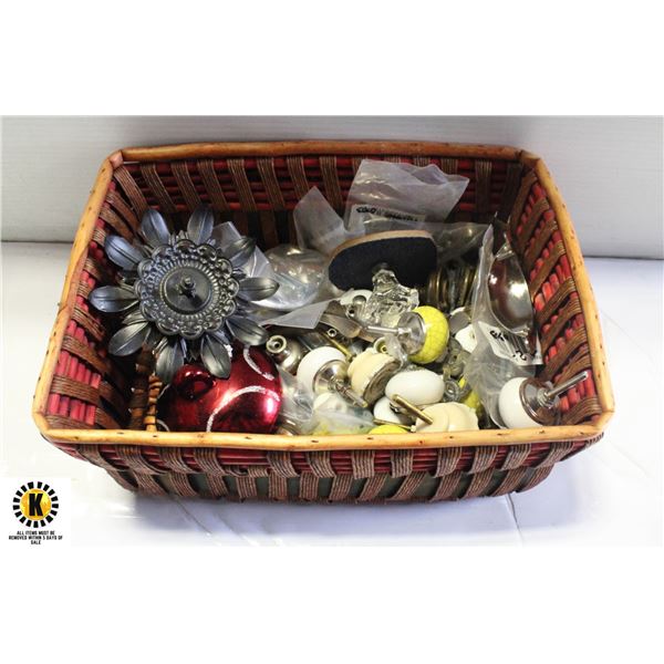 BOX OF CUPBOARD KNOBS