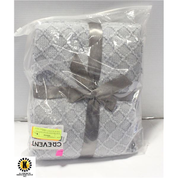 NEW CREVENT 50 X 60" KNITTED THROW BLANKET, GREY