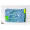 Image 1 : NEW WOMANS REUSABLE HOSPITAL GOWN