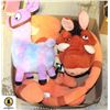 Image 1 : BOX WITH 3 LARGE STUFFED TOYS INCL. WINNIE