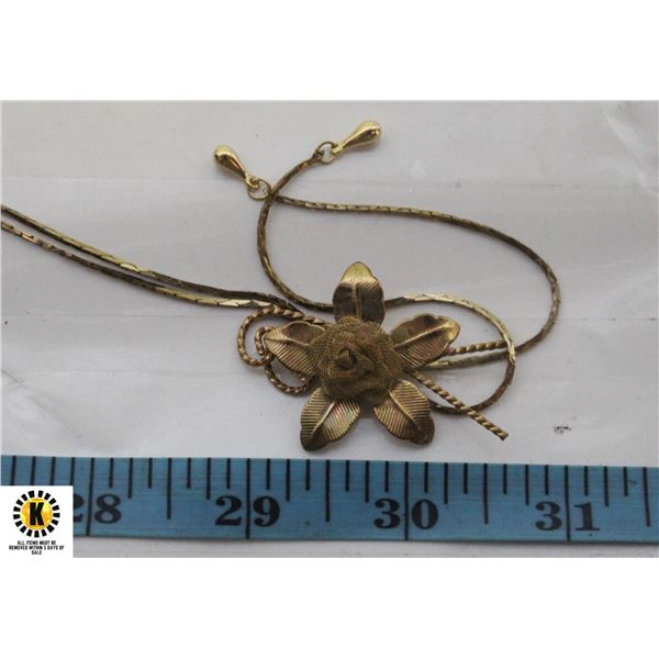 GOLDTONE NECKLACE ATTACHED GOLD TONE MESH FLOWER