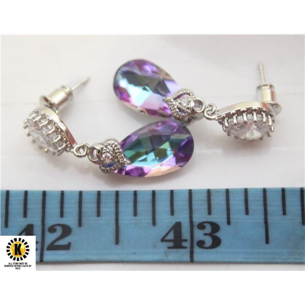 GEMSTONE TYPE FASHION EARRINGS