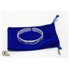 Image 1 : NEW .925 BANGLE IN BLUE CLOTH POUCH