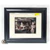 Image 1 : FRAMED BAR SCENE ELVIS + MARILYN 22" X 25.75"
